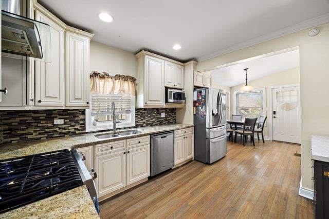 1435 Gunderson Avenue, Berwyn, IL 60402