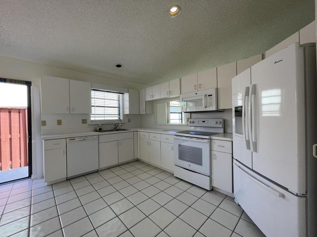 2575 La Cristal Circle, Palm Beach Gardens, FL 33410
