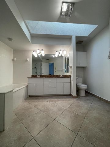 2575 La Cristal Circle, Palm Beach Gardens, FL 33410
