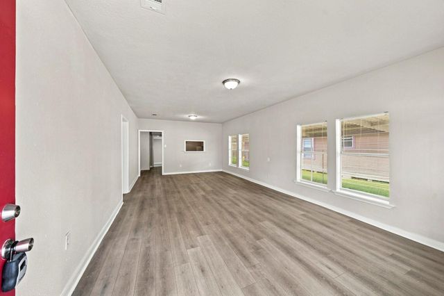 605 W Cleveland Street, Baytown, TX 77520