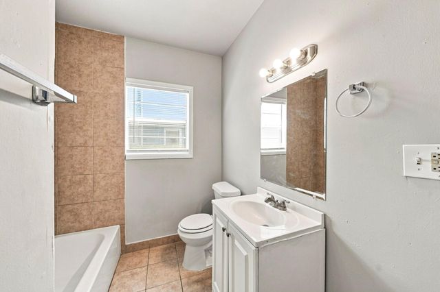 605 W Cleveland Street, Baytown, TX 77520