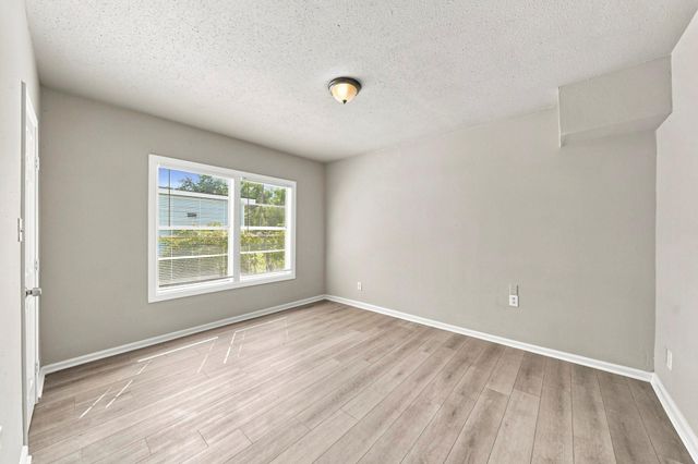605 W Cleveland Street, Baytown, TX 77520