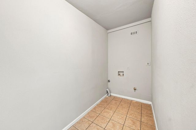 605 W Cleveland Street, Baytown, TX 77520