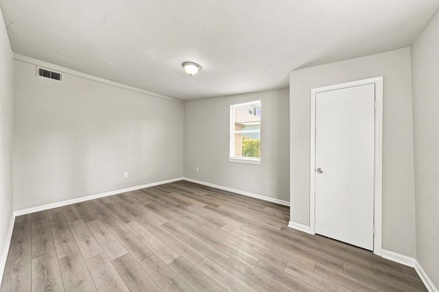 605 W Cleveland Street, Baytown, TX 77520