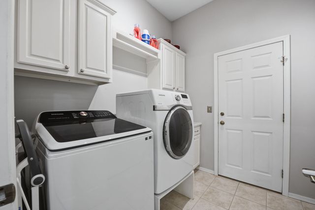 1362 N Hickory Creek, Wichita, KS 67235