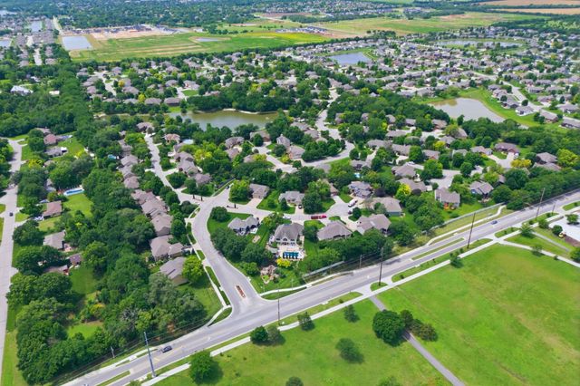 1362 N Hickory Creek, Wichita, KS 67235