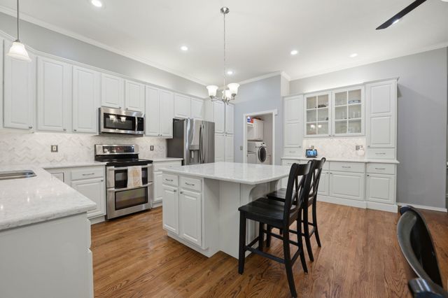 1362 N Hickory Creek, Wichita, KS 67235