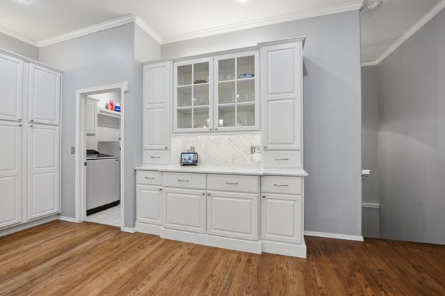 1362 N Hickory Creek, Wichita, KS 67235
