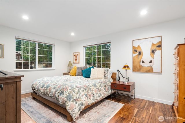 350 E Mountain View Drive, Allyn, WA 98524