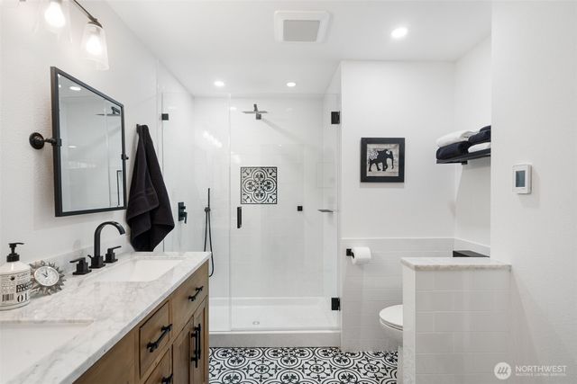 350 E Mountain View Drive, Allyn, WA 98524