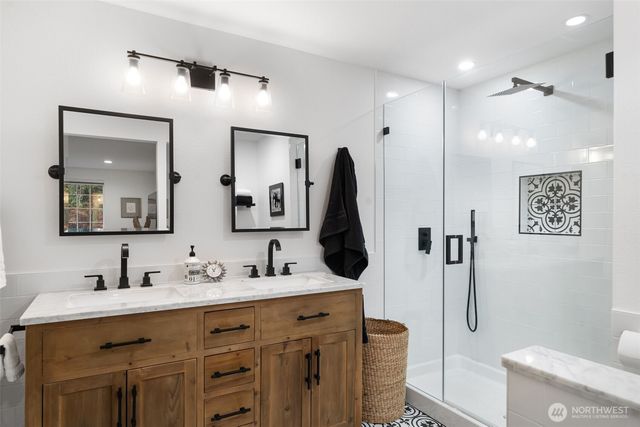 350 E Mountain View Drive, Allyn, WA 98524