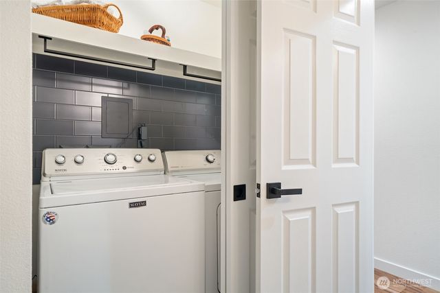 350 E Mountain View Drive, Allyn, WA 98524