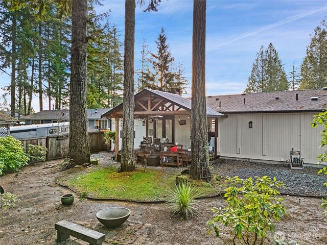 350 E Mountain View Drive, Allyn, WA 98524
