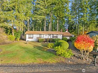 350 E Mountain View Drive, Allyn, WA 98524
