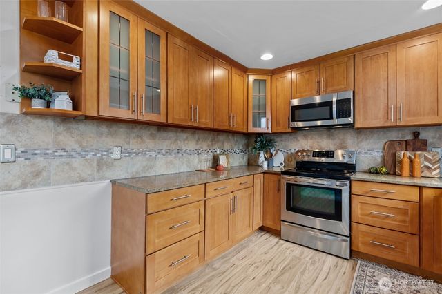 17545 12th Avenue NE, Shoreline, WA 98155