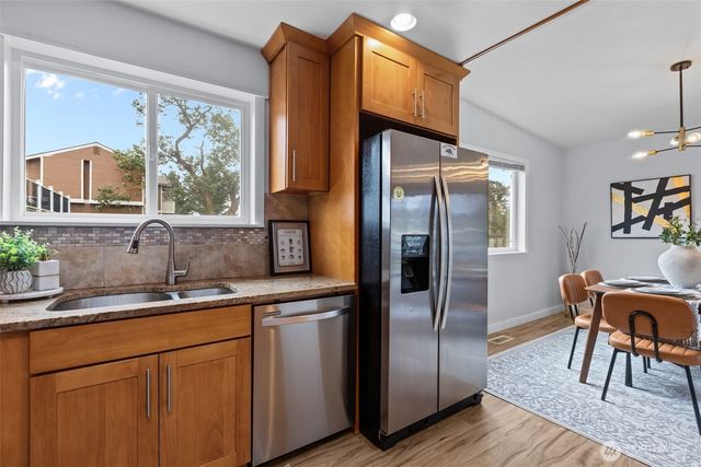 17545 12th Avenue NE, Shoreline, WA 98155