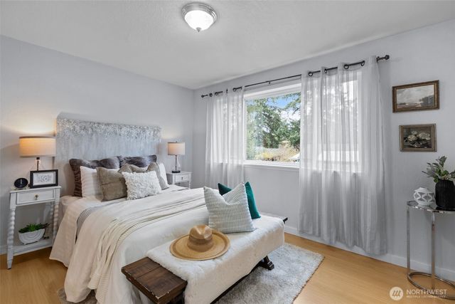 17545 12th Avenue NE, Shoreline, WA 98155