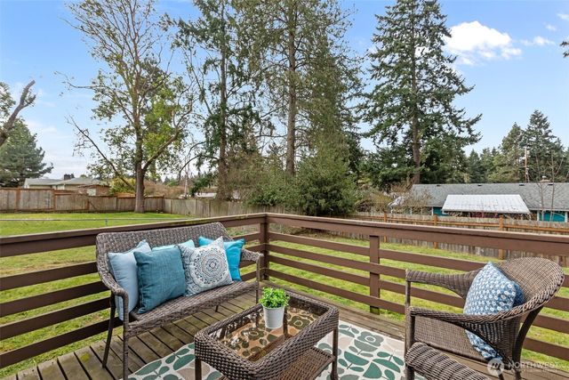 17545 12th Avenue NE, Shoreline, WA 98155