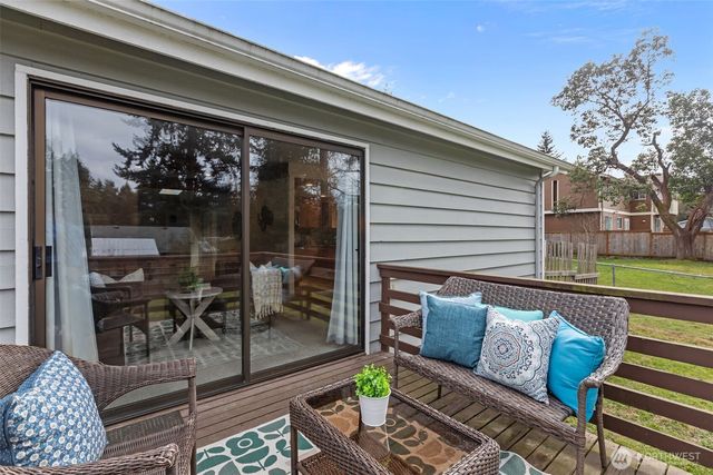 17545 12th Avenue NE, Shoreline, WA 98155