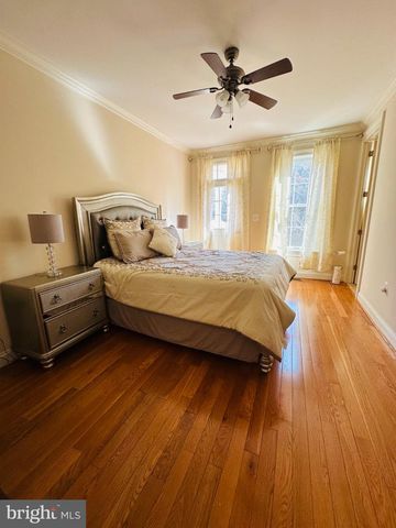 6413 DIVINE ST, Mclean, VA 22101