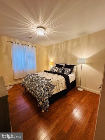 6413 DIVINE ST, Mclean, VA 22101
