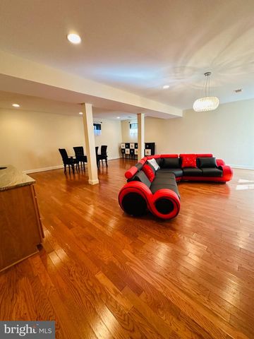 6413 DIVINE ST, Mclean, VA 22101