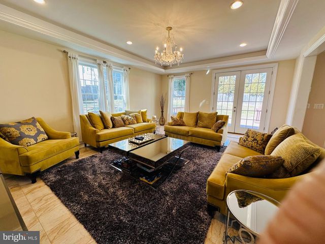 6413 DIVINE ST, Mclean, VA 22101