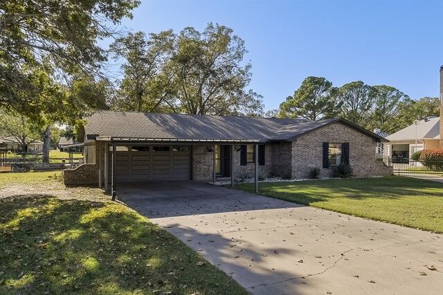 4109 Newport Bay Court, Granbury, TX 76049