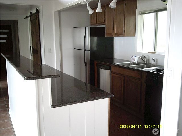 562 Pebble Beach Drive, Oak Harbor, WA 98239