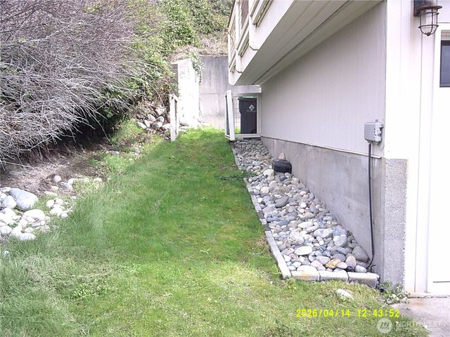 562 Pebble Beach Drive, Oak Harbor, WA 98239