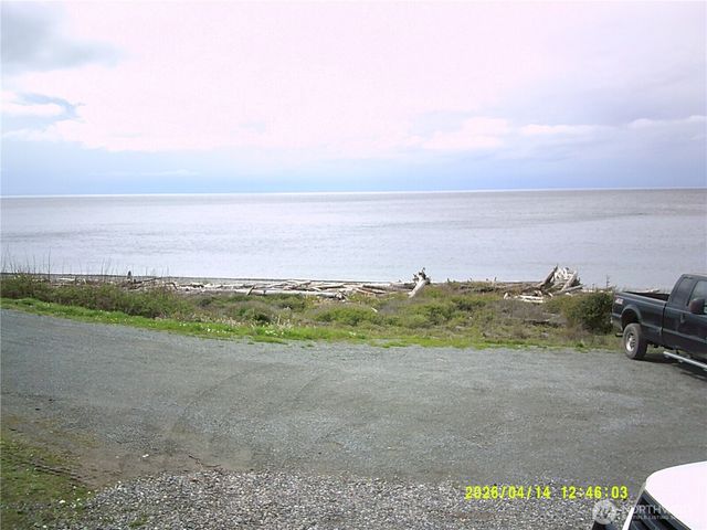 562 Pebble Beach Drive, Oak Harbor, WA 98239