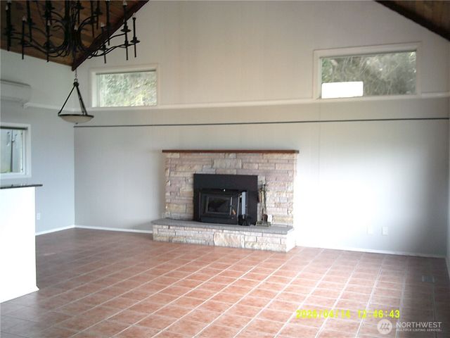 562 Pebble Beach Drive, Oak Harbor, WA 98239
