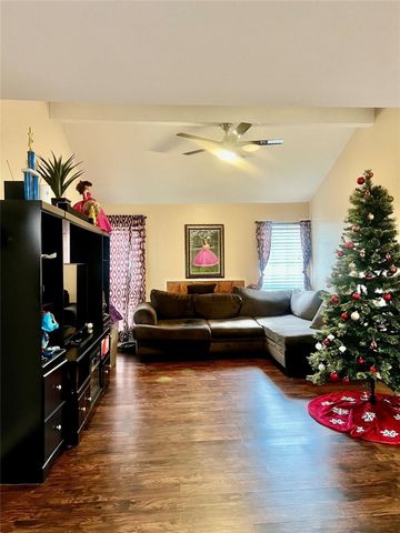 12500 Sandpiper Drive 204, Houston, TX 77035