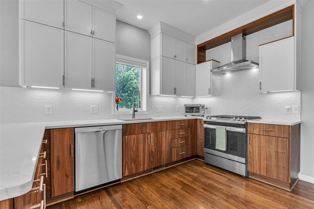 5049 Birdie Lane, Ann Arbor, MI 48103