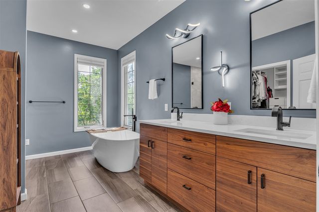 5049 Birdie Lane, Ann Arbor, MI 48103