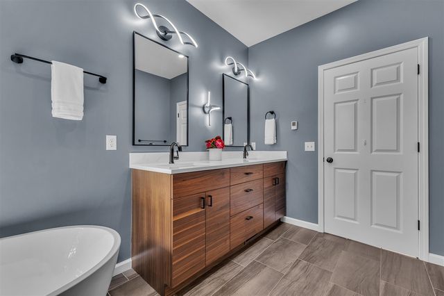 5049 Birdie Lane, Ann Arbor, MI 48103