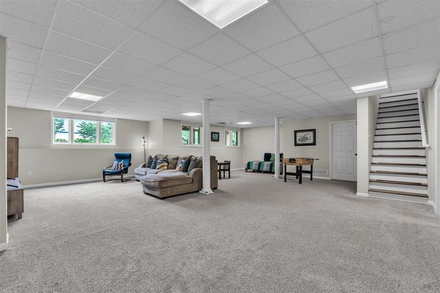 5049 Birdie Lane, Ann Arbor, MI 48103