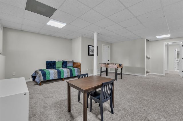 5049 Birdie Lane, Ann Arbor, MI 48103