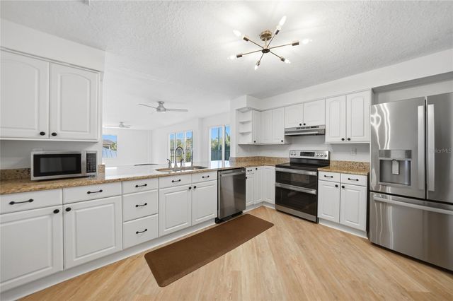 1477 PARK BEACH CIRCLE 13, Punta Gorda, FL 33950