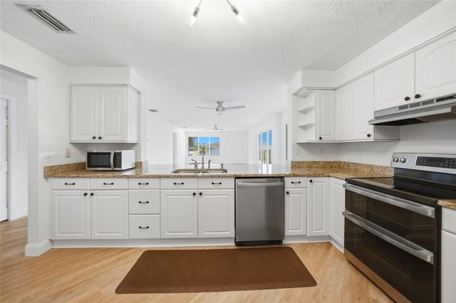 1477 PARK BEACH CIRCLE 13, Punta Gorda, FL 33950