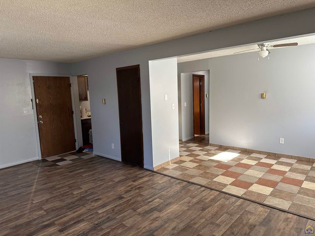 731 N Franklin St, Auburn, KS 66402