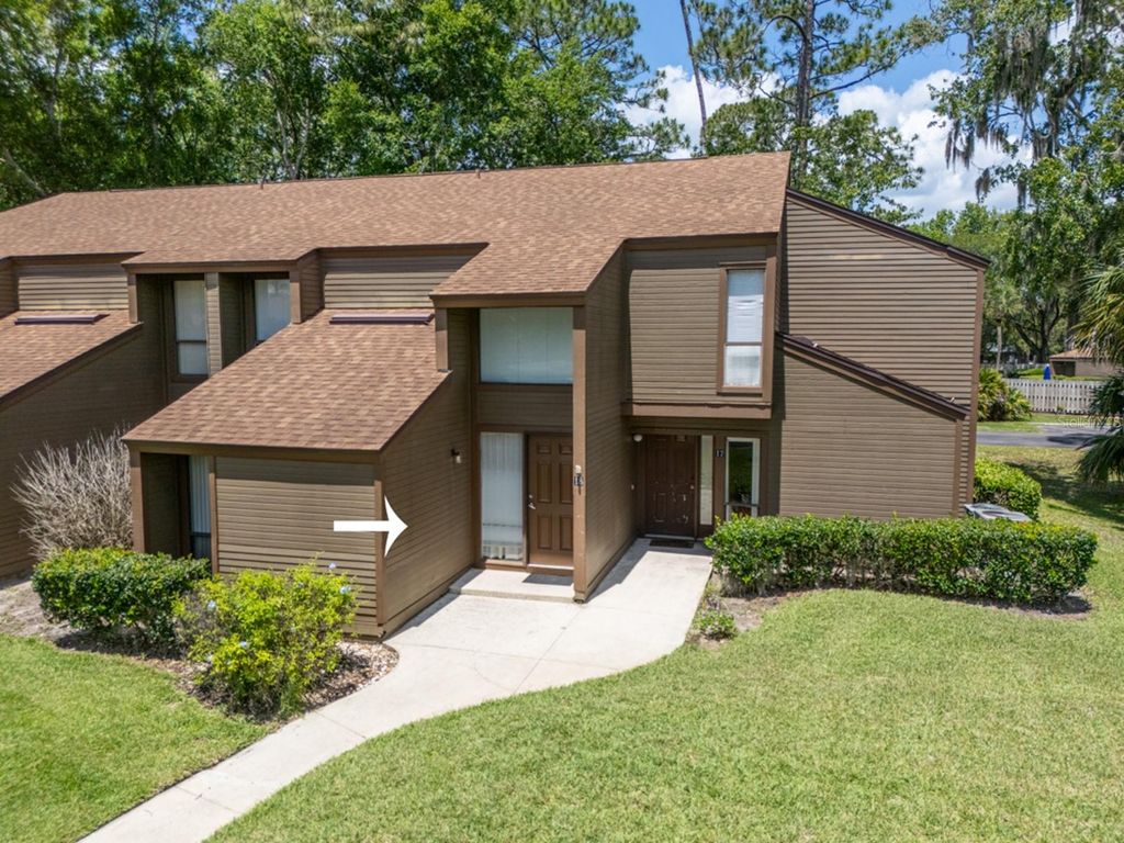 18 SALISBURY COURT 18, Palm Coast, FL 32137