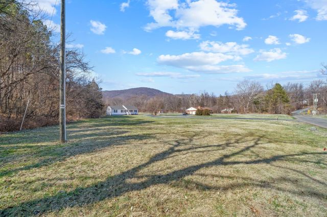 850 GREENWOOD RD, Crozet, VA 22932