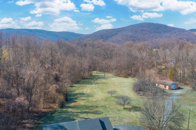 850 GREENWOOD RD, Crozet, VA 22932