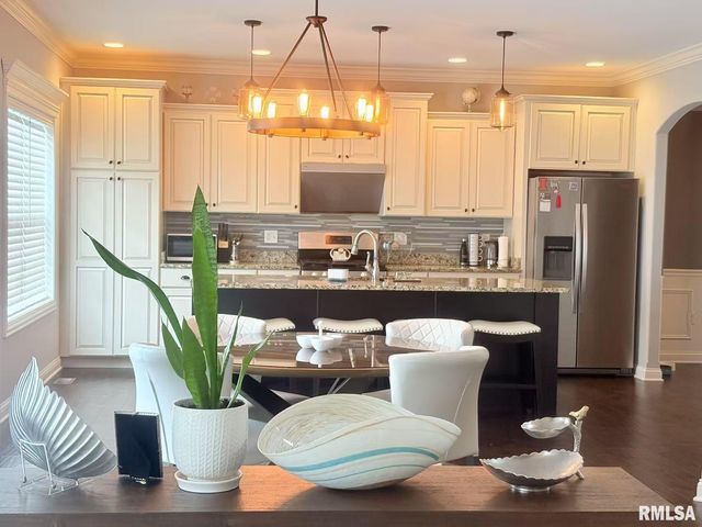 6210 W Clairemont Court, Edwards, IL 61528