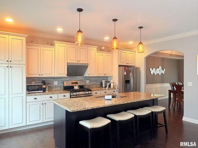 6210 W Clairemont Court, Edwards, IL 61528