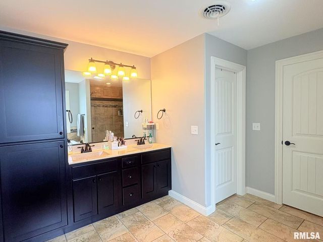 6210 W Clairemont Court, Edwards, IL 61528