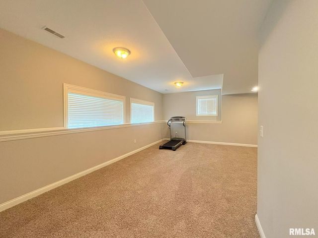 6210 W Clairemont Court, Edwards, IL 61528