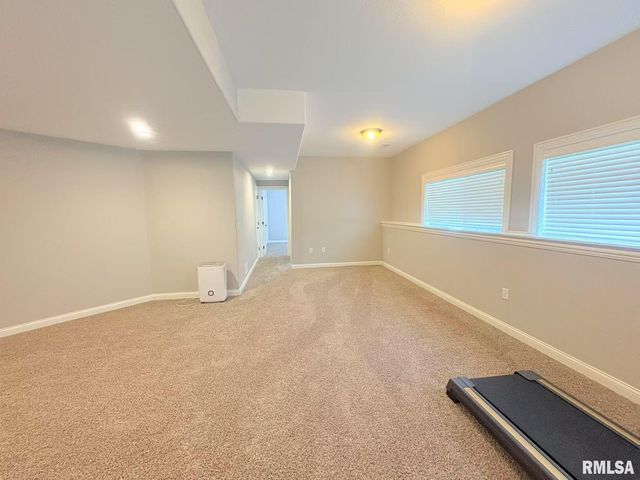 6210 W Clairemont Court, Edwards, IL 61528