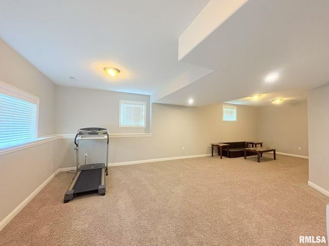 6210 W Clairemont Court, Edwards, IL 61528